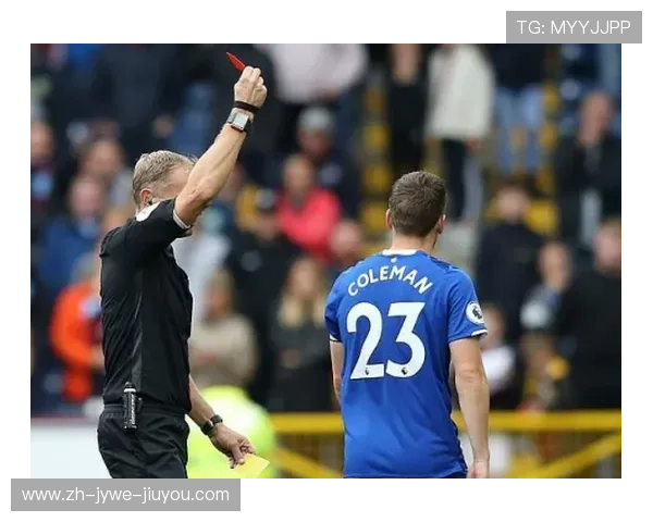 英超红黄牌球员教练说：英超主教练如何处理红黄牌问题